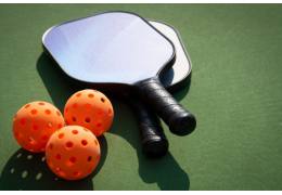 Comment jouer au pickleball en couple : stratégies et communication