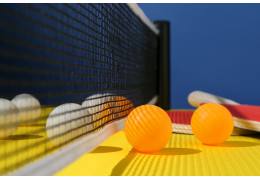 Pourquoi utilise-t-on des couleurs différentes dans les balles de ping-pong?