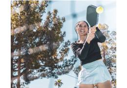 Différences entre le pickleball d'extérieur et d'intérieur