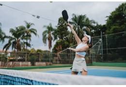 Types de revêtements de sol techniques pour le pickleball : comment choisir le bon ?