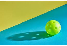 Types et caractéristiques des balles de pickleball